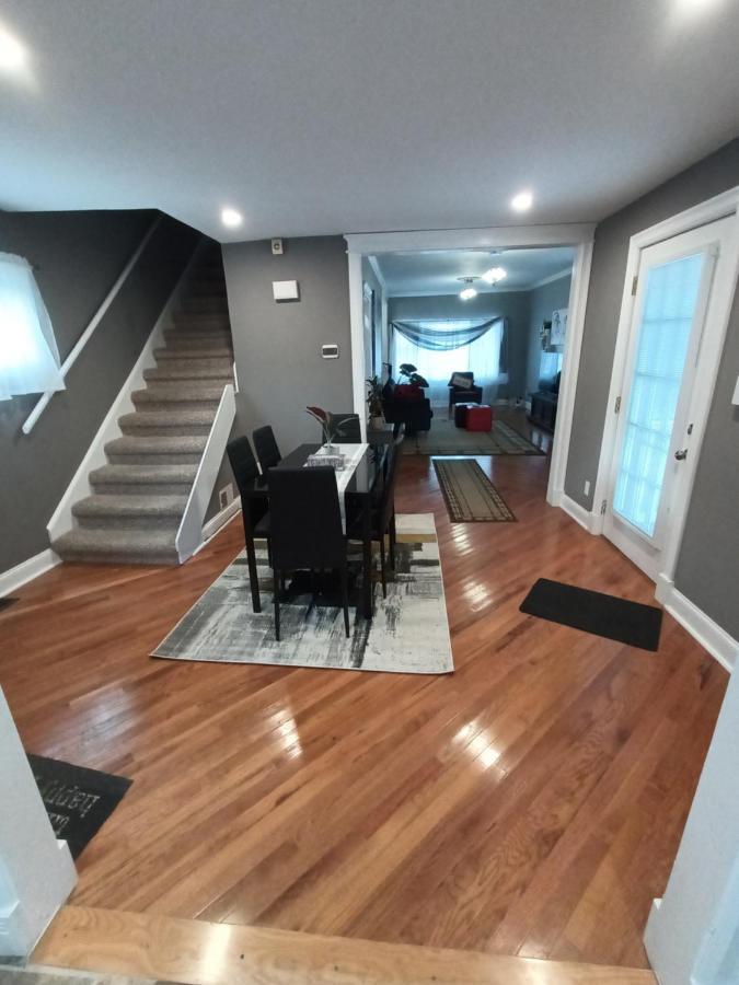 Cozy Updated 3-br Near Peace Bridge * Buffalo