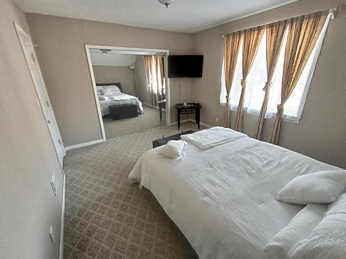 Cozy Updated 3-br Near Peace Bridge