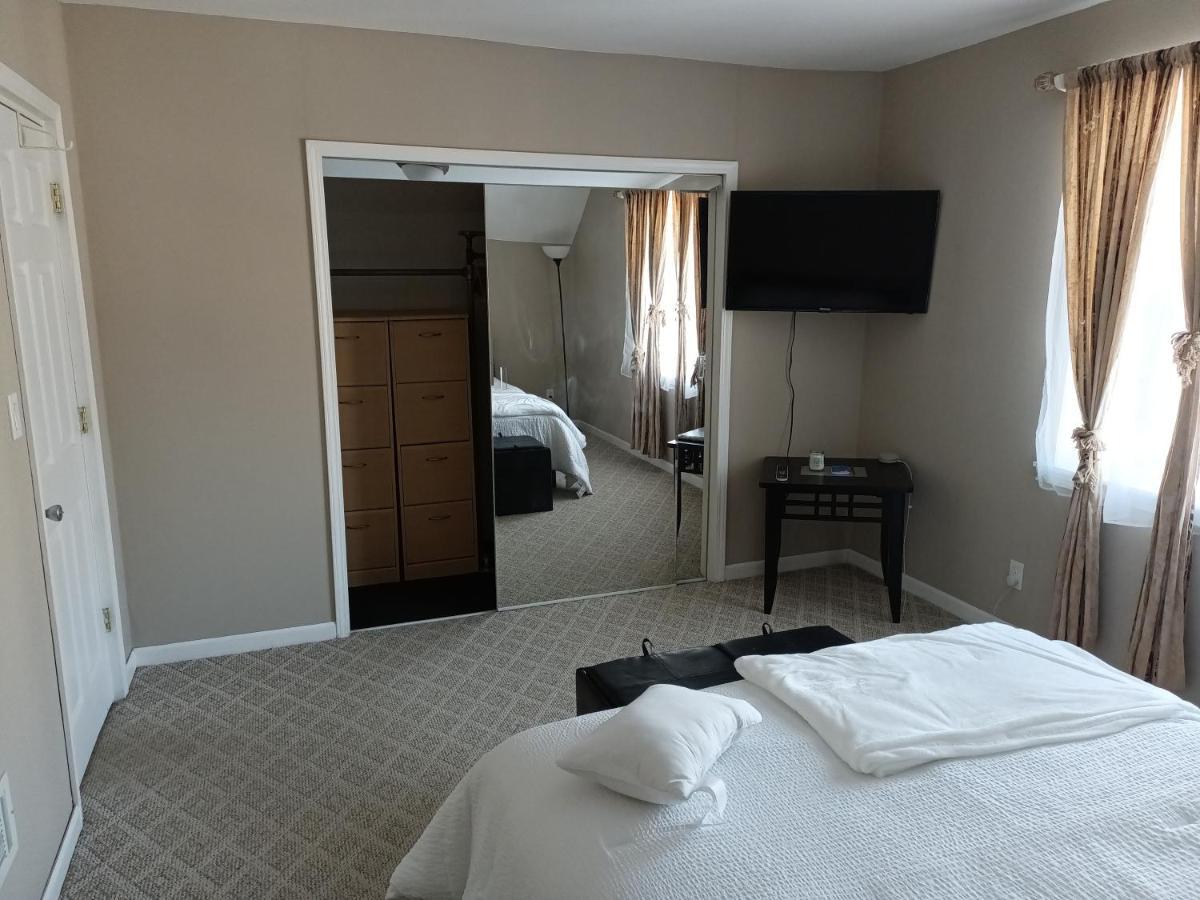 Cozy Updated 3-br Near Peace Bridge Apartment Buffalo